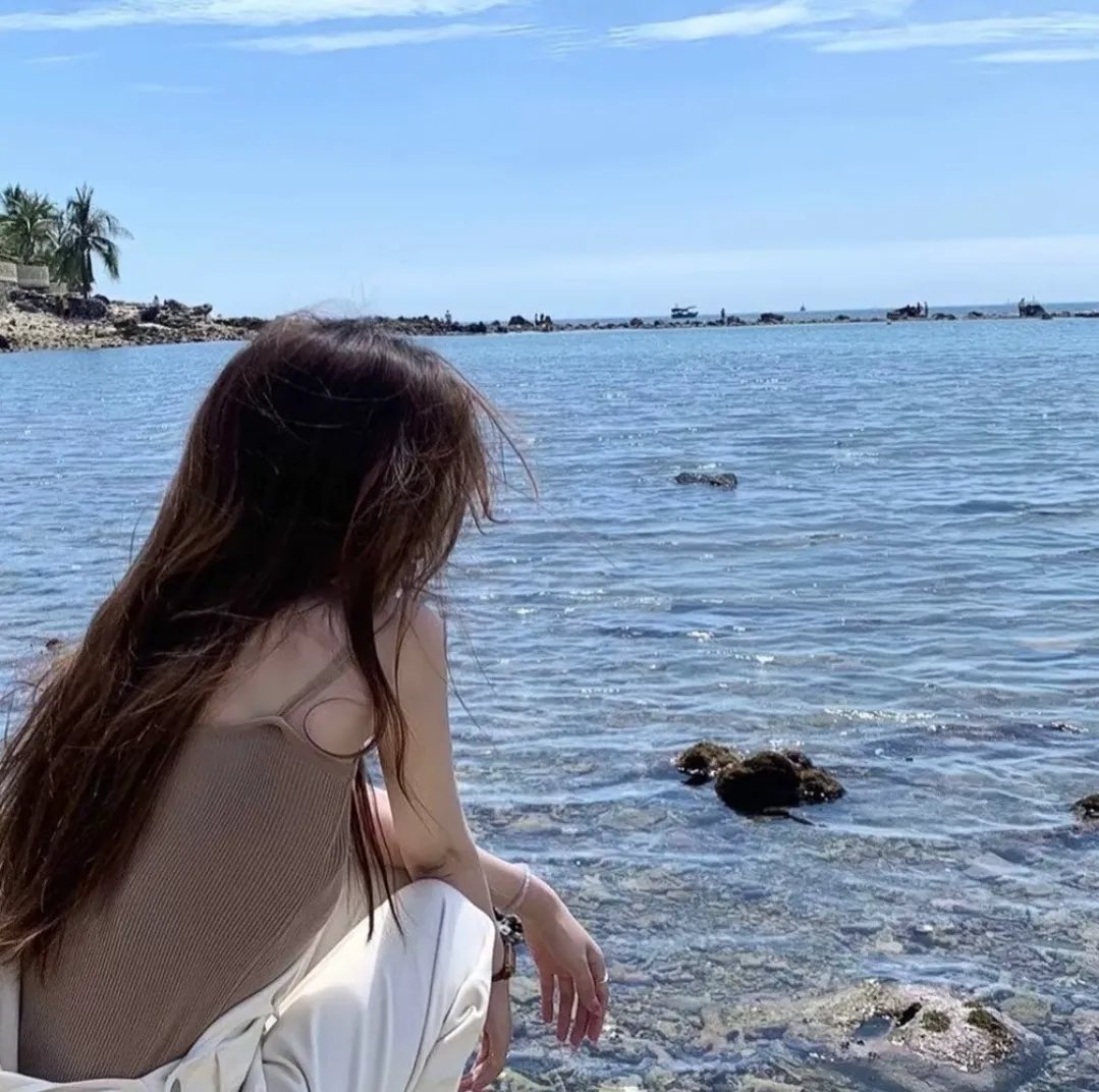 环绕我们的海洋 海报